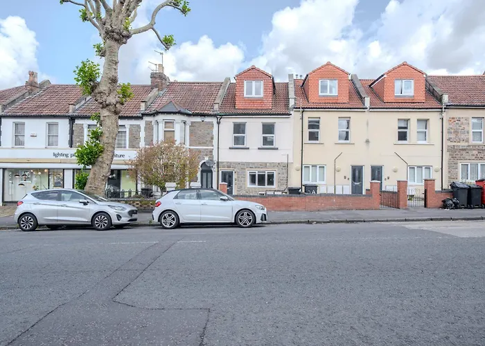 351b Fishponds Road *