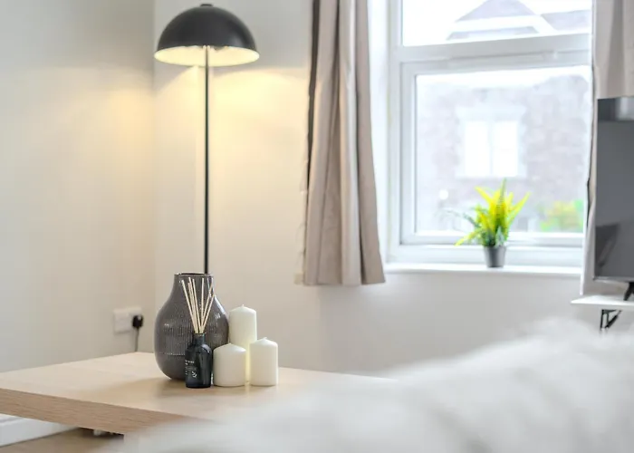 351b Fishponds Road *