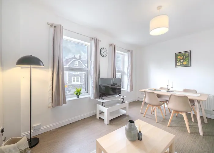 351b Fishponds Road * Bristol