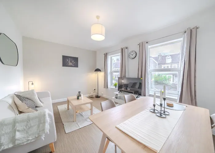 351b Fishponds Road Apartment Bristol