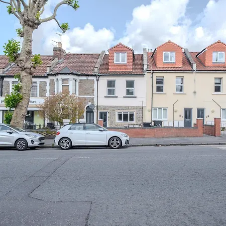 351b Fishponds Road *